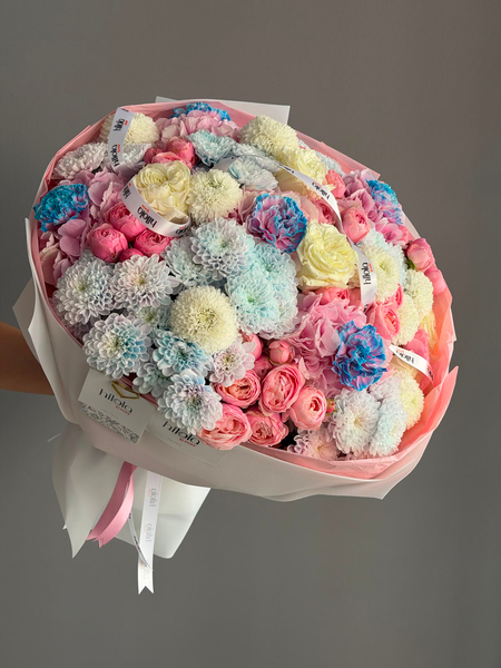 Pastel Gökkuşağı – Krizantem, Karanfil ve Çardak Gülü Buketi