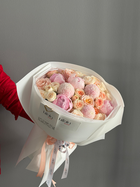 Pastel Zarafet – Şakayık ve Çardak Gülü Buketi