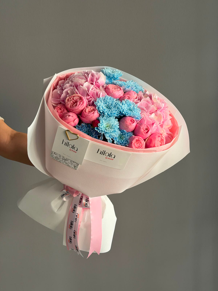 Ortanca, Krizantem ve Saray Gülü – Pastel Nefes