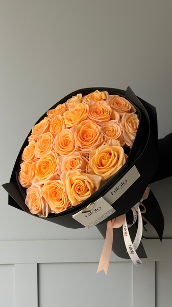 21 Tifany Ekvador Gülü – Turuncu Zarafet