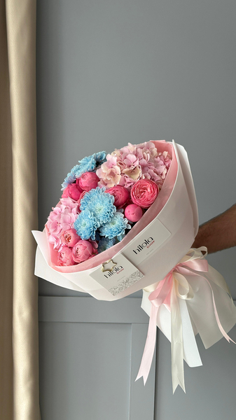 Ortanca, Krizantem ve Saray Gülü – Pastel Nefes