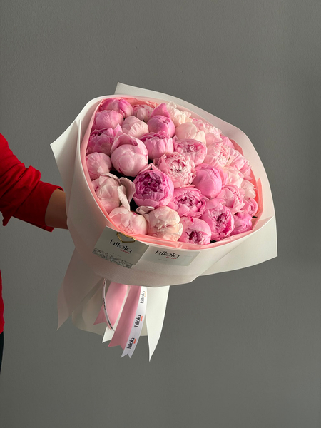 Pembe ve Beyaz Şakayık Buketi – Romantik Uyum