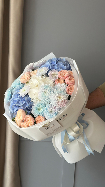 Royal Blush Gülleri, Ortanca ve Krizantem – Pastel Serenade