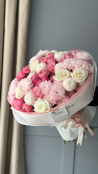 Saray Gülleri, Krizantem ve Beyaz Güller – Prestij Harmoni