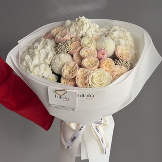Şampanya Bahçe Gülleri, Beyaz Ortanca ve Altaj Krizantem – Soft Elegance — hazırlanan buket fotoğrafı 1