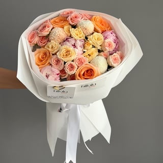 Pastel Zarafet – Şakayık ve Çardak Gülü Buketi — hazırlanan buket fotoğrafı 3
