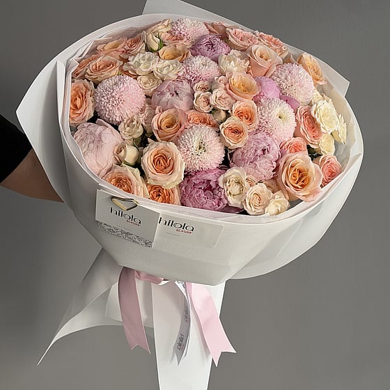Pastel Zarafet – Şakayık ve Çardak Gülü Buketi